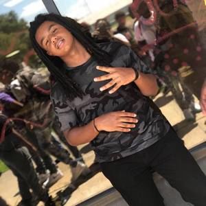 Meet your Posher, Dee